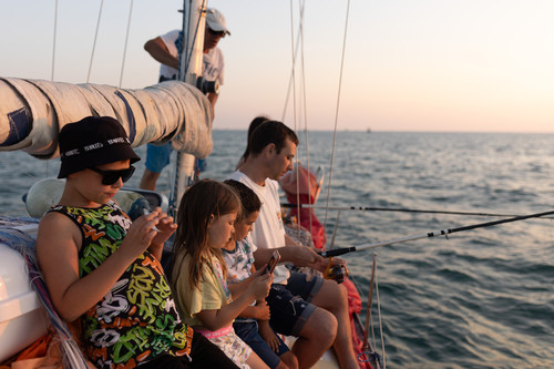 Рыбалка всей семьёй - Аренда парусной яхты в Адлере